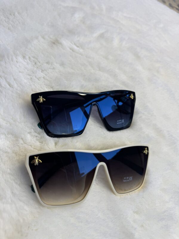 'Melody' square bee Sunglasses- in 2 colours