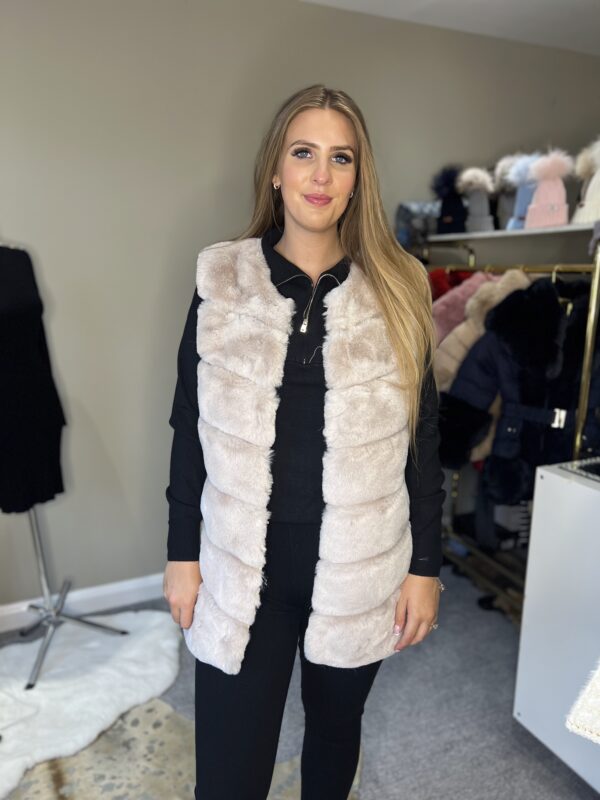 'Pippa'  Beige Faux Fur Gilet - Image 4
